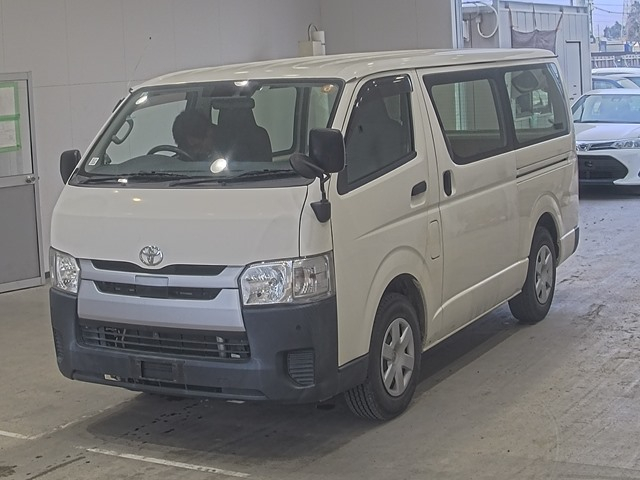 TOYOTA REGIUSACE