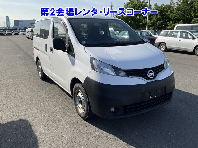 NISSAN NV200